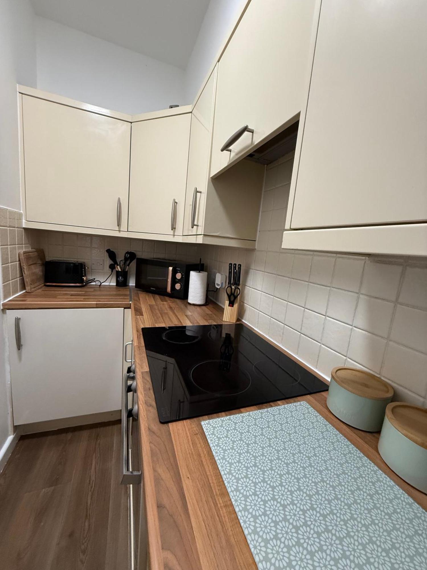 Vibrant Cosy 2 Bedroom Apartment Coventry Exterior foto